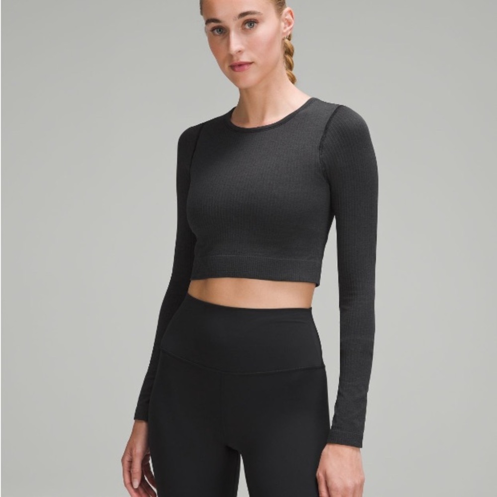 Lululemon ribbed ebb to street crop